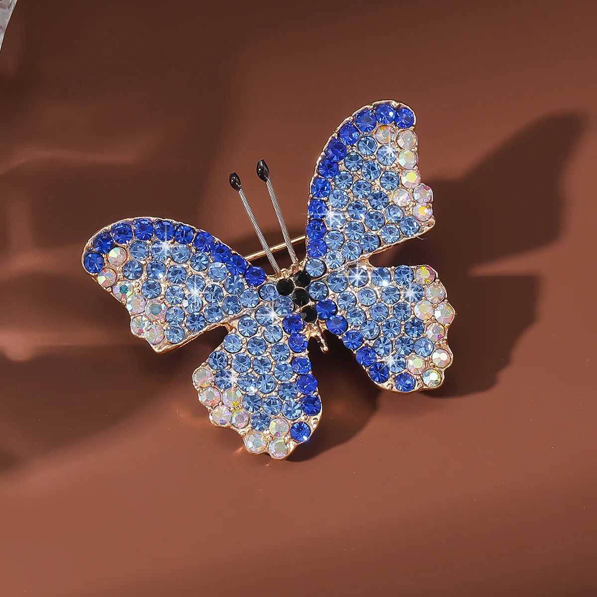 Lovely Butterfly Bee Brooch For Women Shiny Rhinestone Pearl Animal Insect Lapel Pins Wedding Party Coat Dress Jewelry Gifts