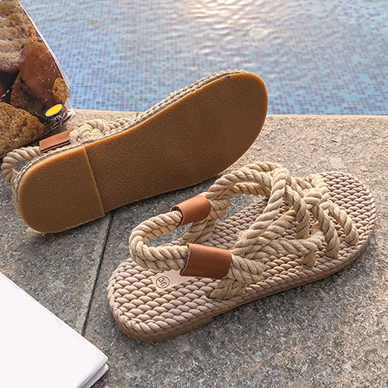 Geflochtene Seilsandalen