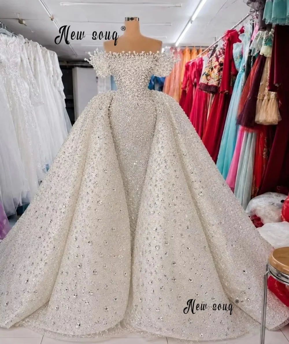 Customized Boat Neck White Wedding Gowns With Detachable Train Women 2 In 1 Pearls Bridal Dresses Dubai Customized Off Shoulder