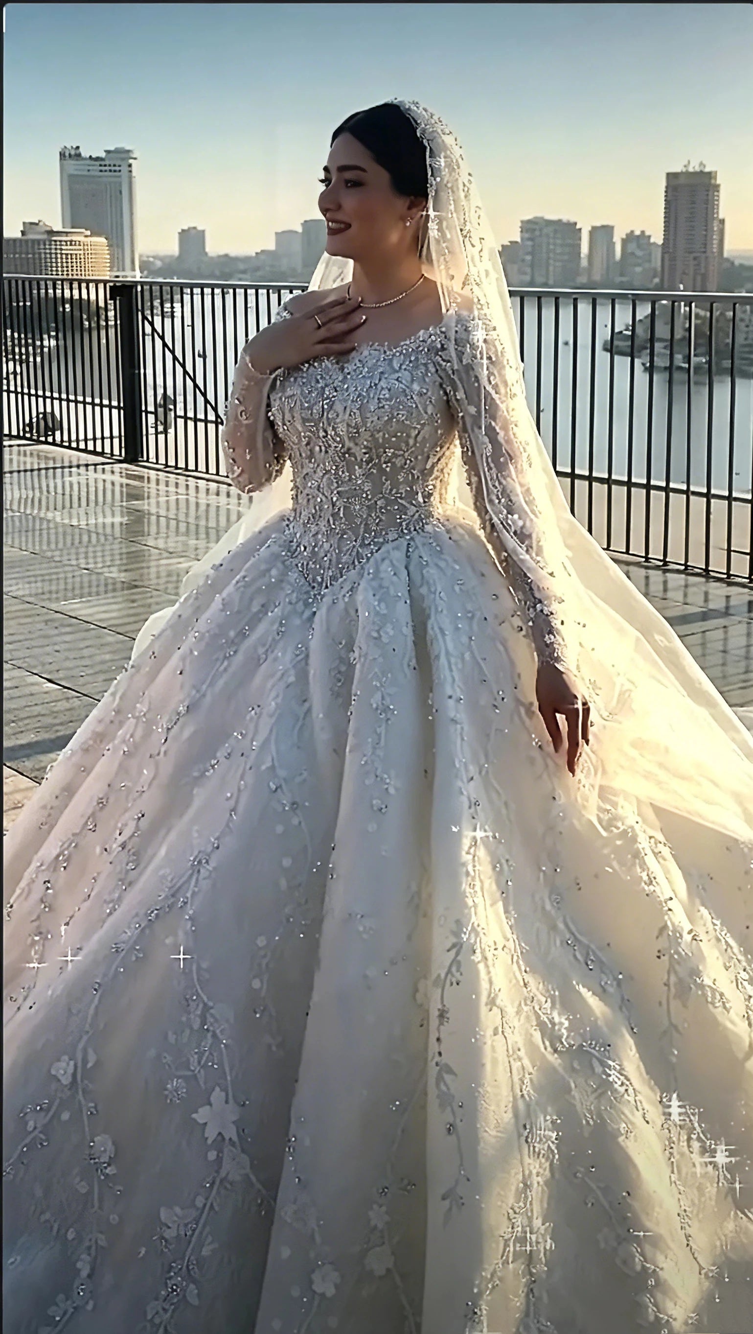 Luxury Off Shoulder Long Sleeve Wedding Dress Sparkly Beaded Lace Appliques Ball Gown Bridal Gown Vestido De Novia Customized