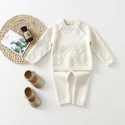 KnitNest™ – Gestricktes Baby-Set mit Pullover und Hose