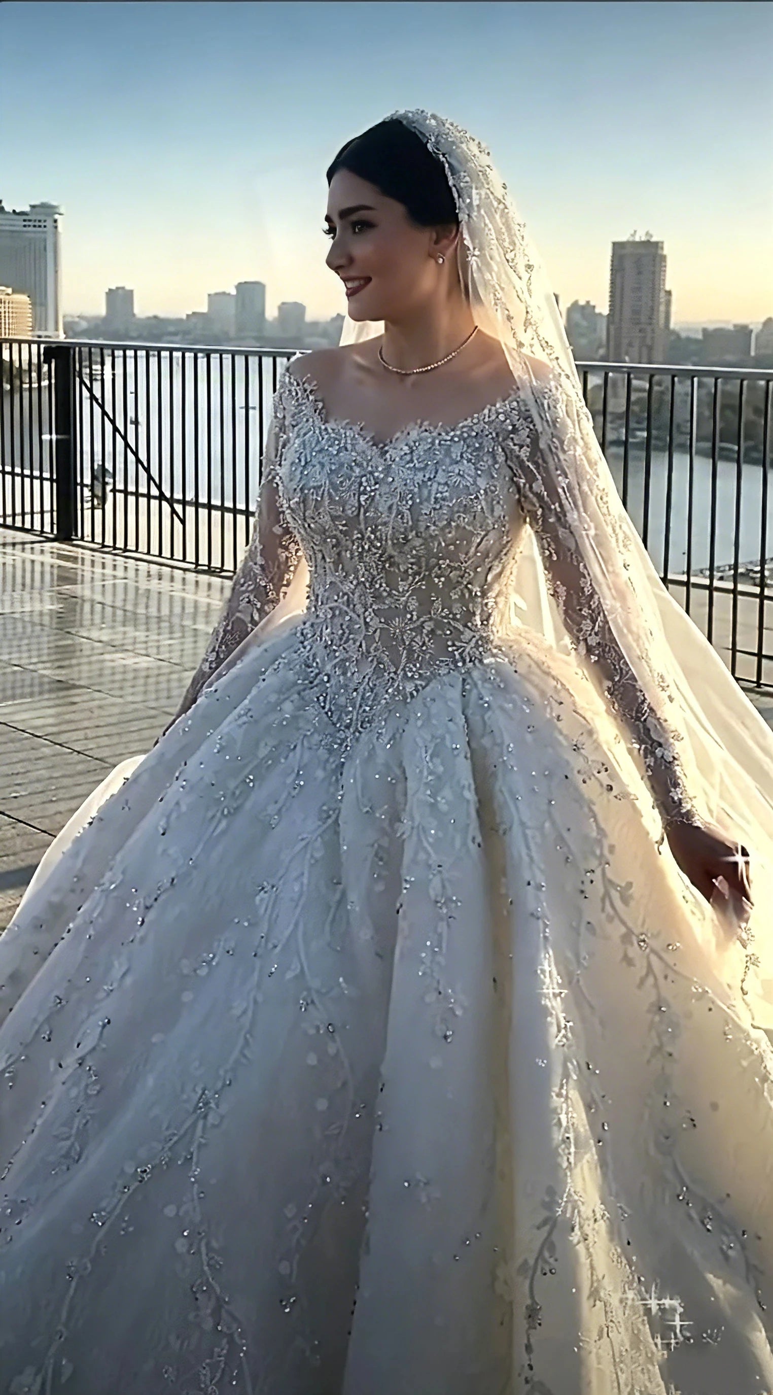 Luxury Off Shoulder Long Sleeve Wedding Dress Sparkly Beaded Lace Appliques Ball Gown Bridal Gown Vestido De Novia Customized